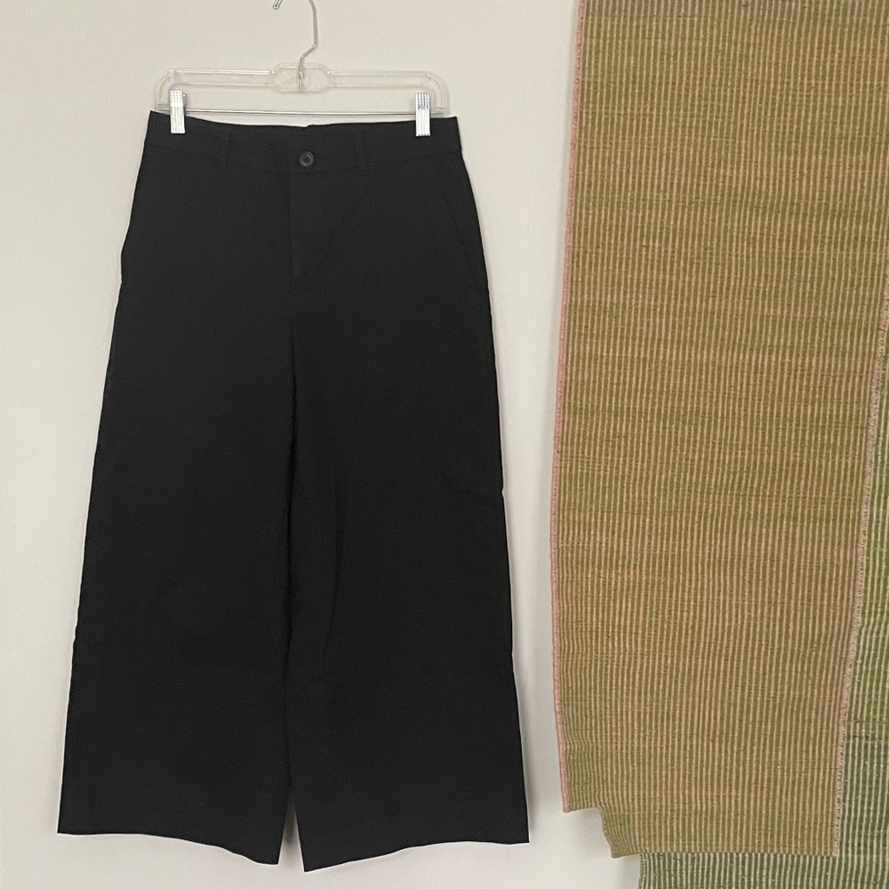 Uniqlo Black Wide-Leg Chinos